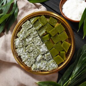 Welcome 9 Premium Kueh Platter Heritage Pandan Kosui